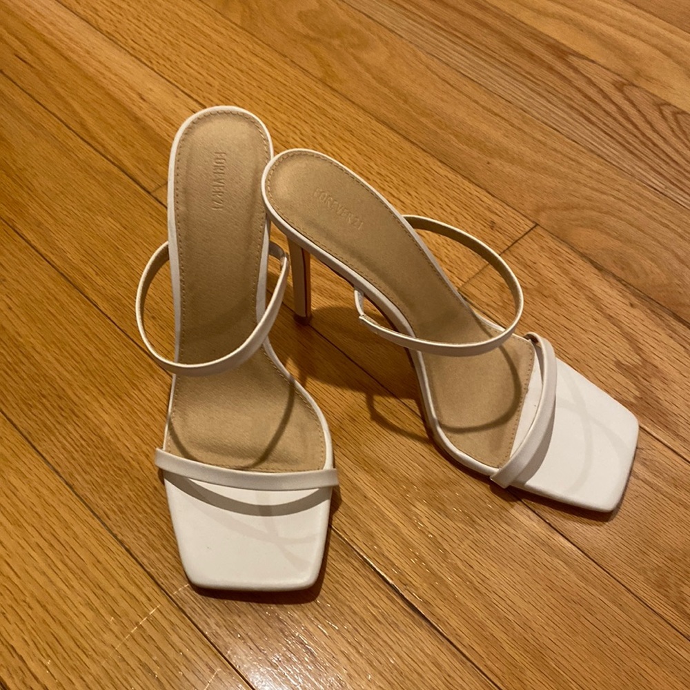 Ladies 4 Inch Cream Forever 21 Pomp’s